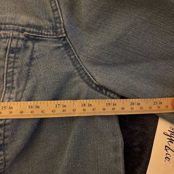 NWT Style & Co Cropped Denim Jacket with Raw Hemming on Bottom - Picture 8 of 8